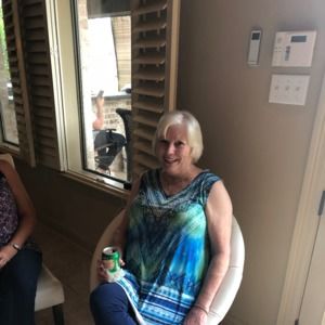 Meet your Posher, Laura